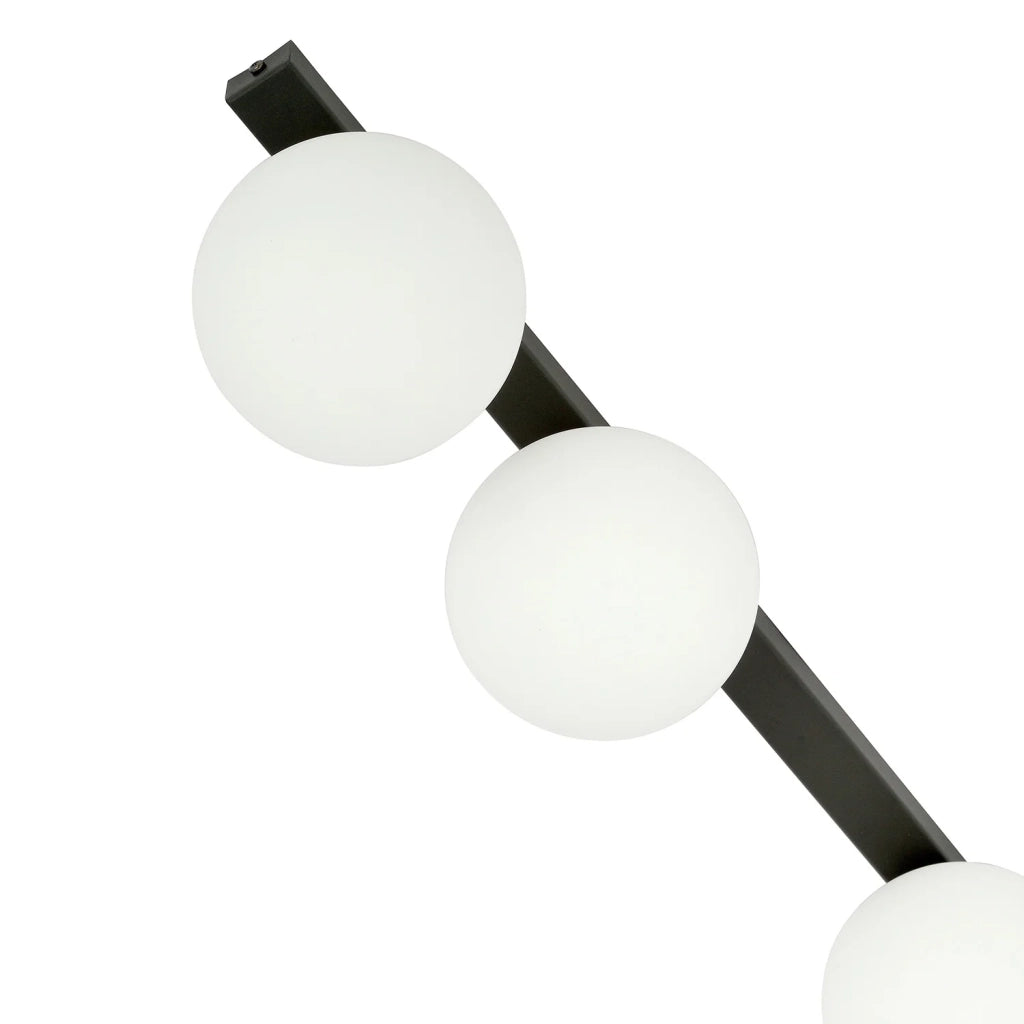 Plafoniera Moderna 3 Luci Giapeto Barra In Acciaio Nero E Sfere Di Vetro Opale