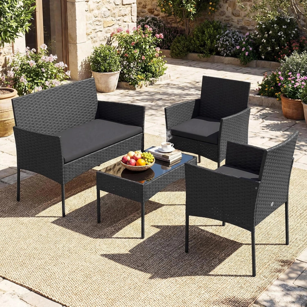 Set Salotto da Giardino 4 Pezzi, Divanetto da Esterno in Rattan PE con 2 Poltrone e Tavolino con Piano in Vetro Temperato, Cuscini Imbottiti, Telaio Metallo per Terrazzo e Balcone (Nero)