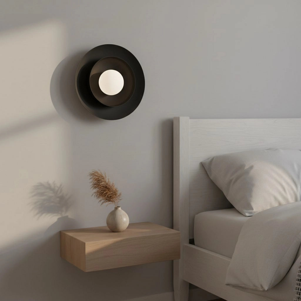 Lampada a parete Poppi in acciaio nero opaco