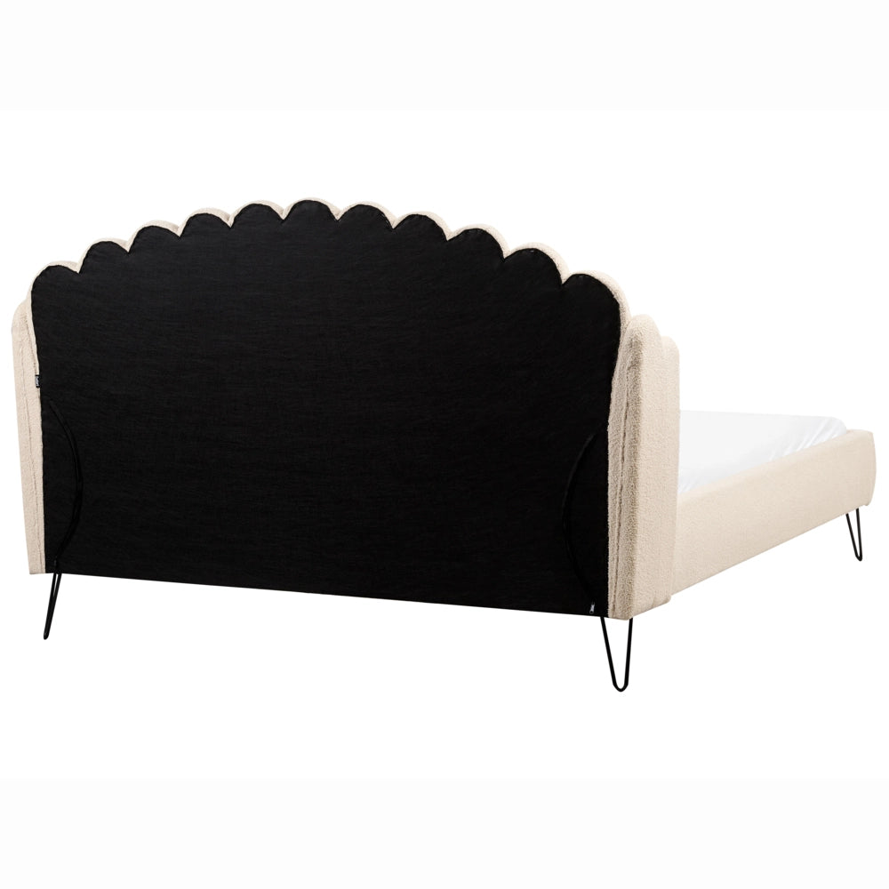 Letto matrimoniale con rete in tessuto bouclè beige 180 x 200 cm gambe in metallo testata retro capitonné