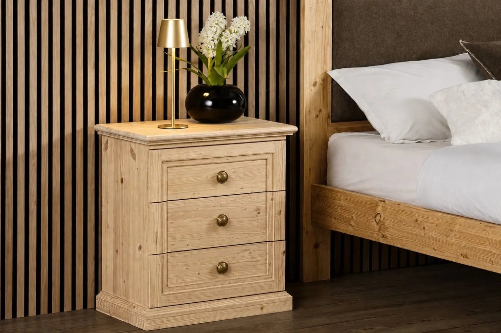 Comodino classico 3 cassetti legno massello abete grezzo 55x39x64 (3359) - Mobili 2G