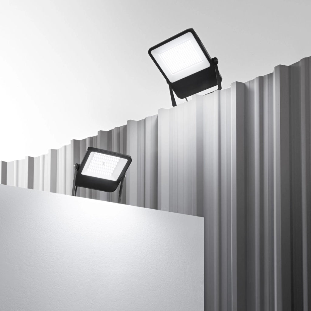 PROIETTORE LED TAURUS NERO 70W 9000LM 6500K IP65 22,9X4,8X24,9CM