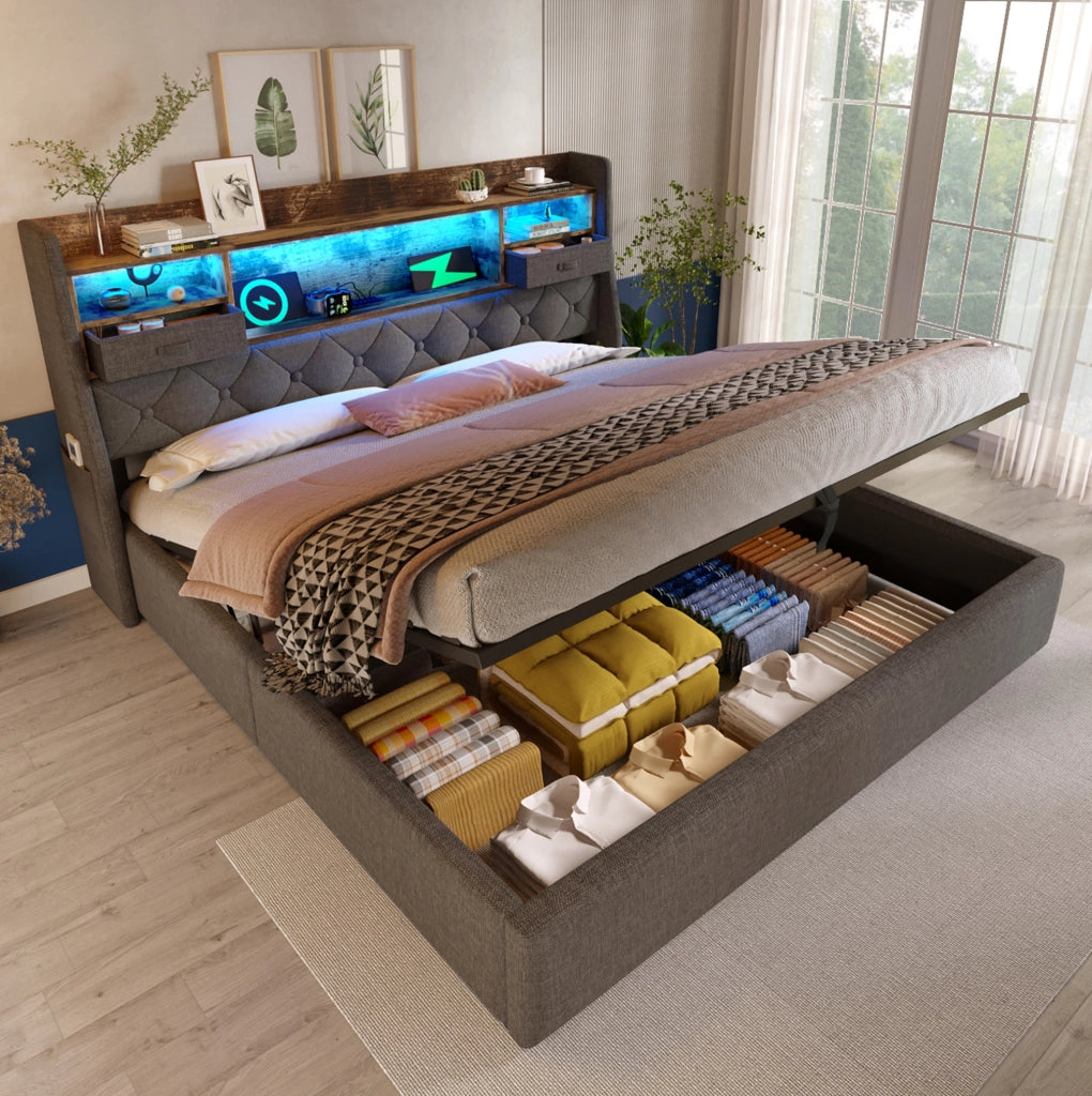 Letto imbottito grigio 140x200 cm con contenitore, LED e prese di ricarica