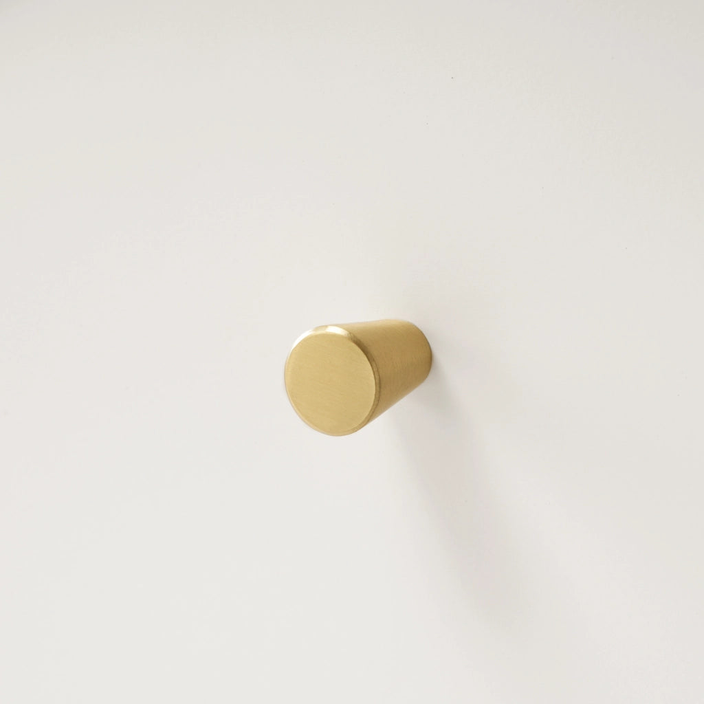 Comodino con 2 ante e 3 cassetti con ripiano regolabile, struttura contenitiva, per camera da letto e soggiorno, bianco crema