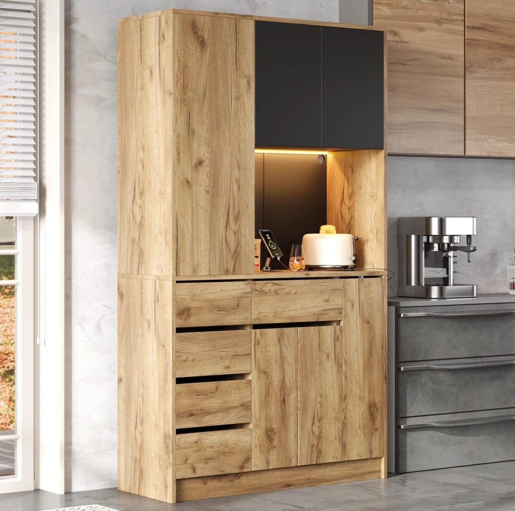 Mobile buffet da cucina nero e naturale con LED, prese integrate e ripiani regolabili
