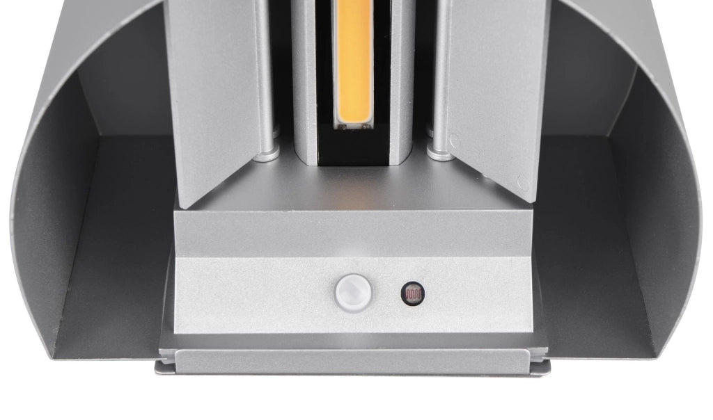 Applique LED 6W argento con sensore, batteria IP44