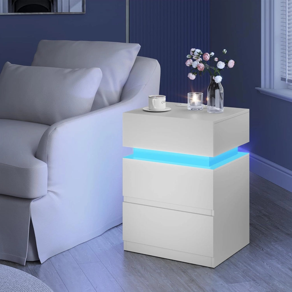 Comodino con Stazione di Ricarica, Comodino a LED Connesso, 2 Prese, 2 Porte USB, 2 Cassetti, 1 Scomparto con Sportello, per Camera da Letto, 40 x 35 x 55 cm, Bianco