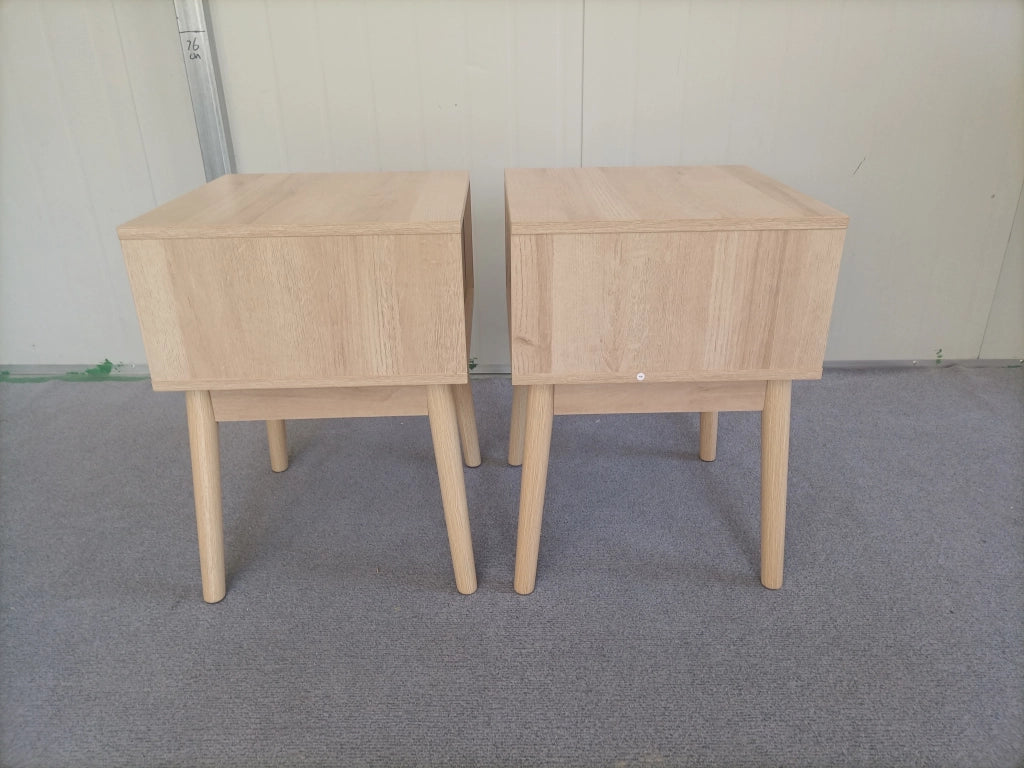 Comodino con 2 cassetti e maniglie in metallo effetto rovere con gambe in legno 40 × 40 × 55 cm