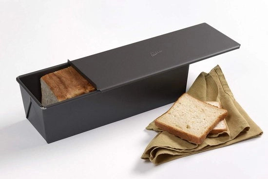 Stampo in acciaio verniciato a forma di pane, coperchio antiaderente 30 cm, colore antracite.