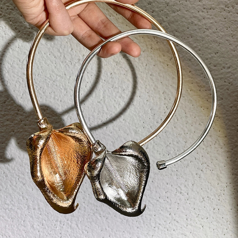 Collana girocollo a forma di fiore 3D in stile retr¨°