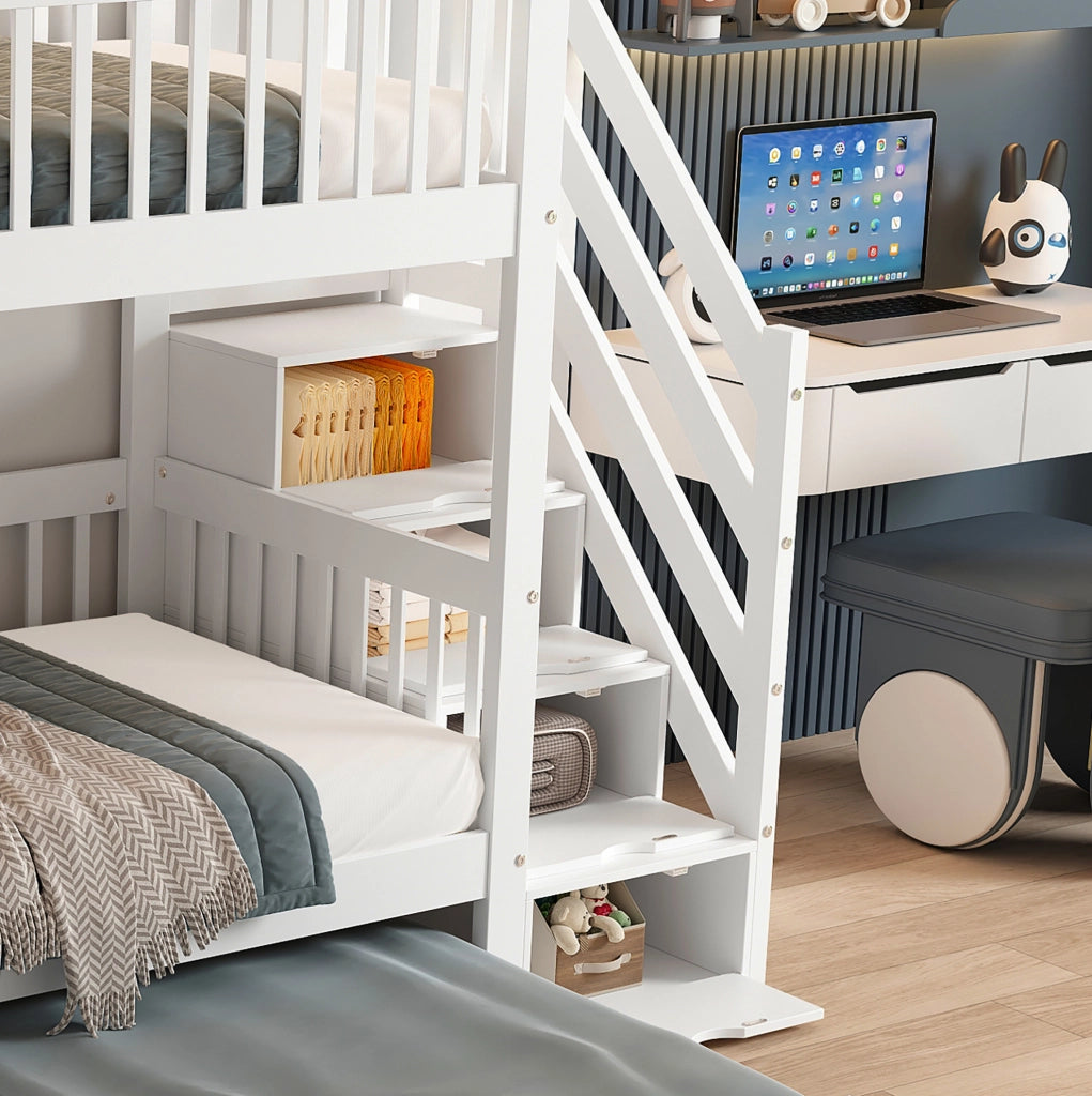 Letto a castello con letto estraibile, scaletta con contenitore e protezioni