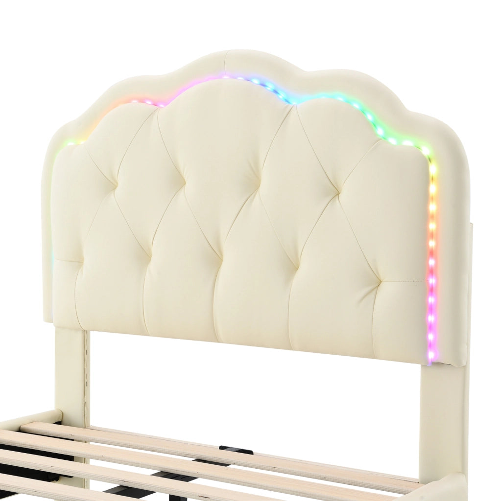Letto imbottito in PU beige con testiera ondulata e strisce luminose multicolore