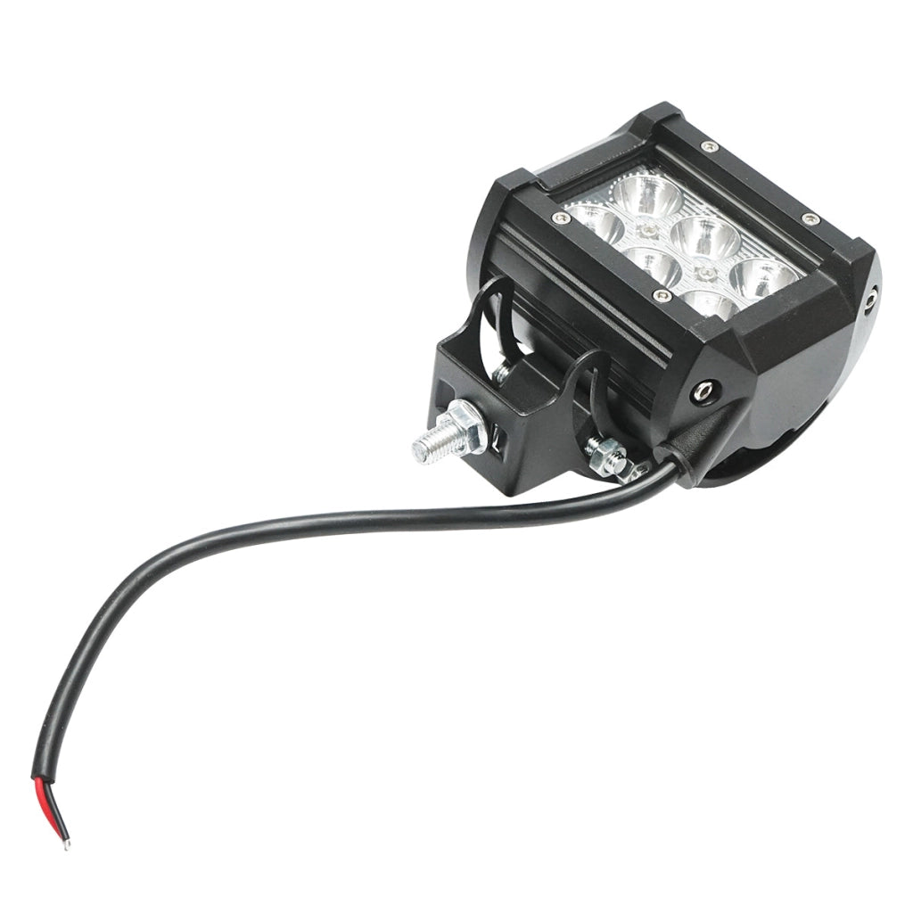 Lampada con 6 LED, 10-30V, 18W, angolo di radiazione 30°, tipo spot, 4/9,8 cm, 6000K, IP67, Breckner Germany.