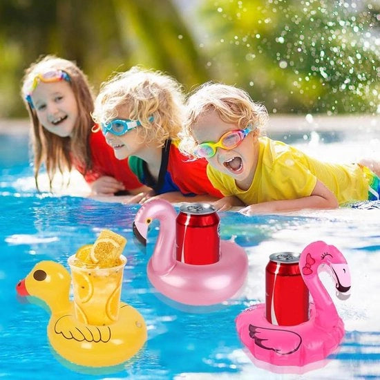 Set di contenitori di bevande gonfiabili - 6 pezzi Con questo set di 6 contenitori di bevande gonfiabili, puoi rilassarti e goderti il tempo in piscina o al mare. Perfetto per ogni festa!