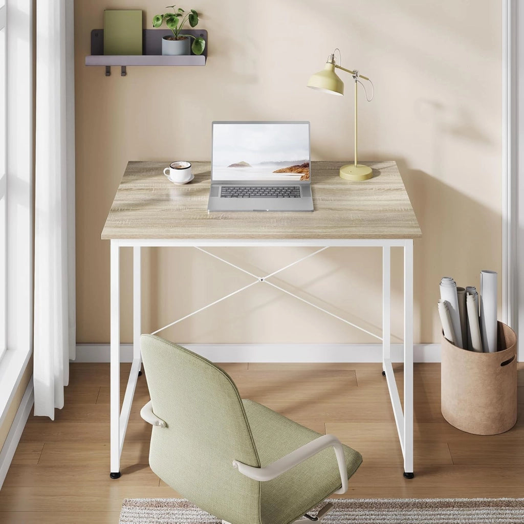 Scrivania Salvaspazio, Tavolo per Computer, Rovere Chiaro + Bianco per Studio, Home Office, Camera da Letto, in Legno e Metallo, 80x60x70 cm