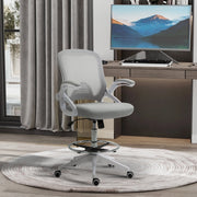 Sedia da ufficio ergonomica girevole con braccioli ribaltabili e poggiapiedi regolabile in rete grigio chiaro