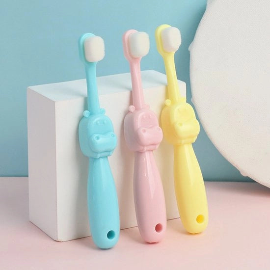 Set di tre spazzole per la cura dei denti con setole morbide, adatte ai bambini, per la pulizia e l'igiene della cavità orale, spazzola a forma di nileottero