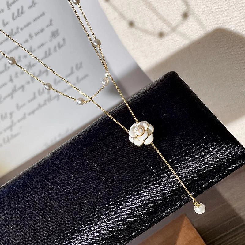 Collana vintage a doppio strato con camelia e perle, regalo di Natale o compleanno.