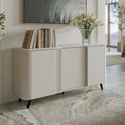 Credenza Loreo, Madia da salotto con tre ante battenti e vani interni, Rialzata da terra, 151x42 h70 cm, Beige