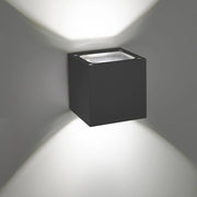 Sole Lampada da parete LED IP54 per esterni ed interni in alluminio pressofuso Grigio Scuro 2x10W 3000K design moderno compatto e versatile
