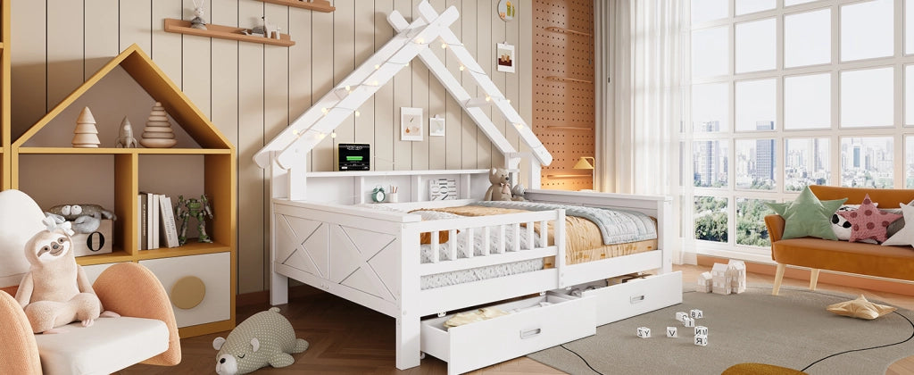 Letto per bambini a forma di casa 140 × 200 cm con LED ripiani 2 cassetti barriera in pino e MDF bianco