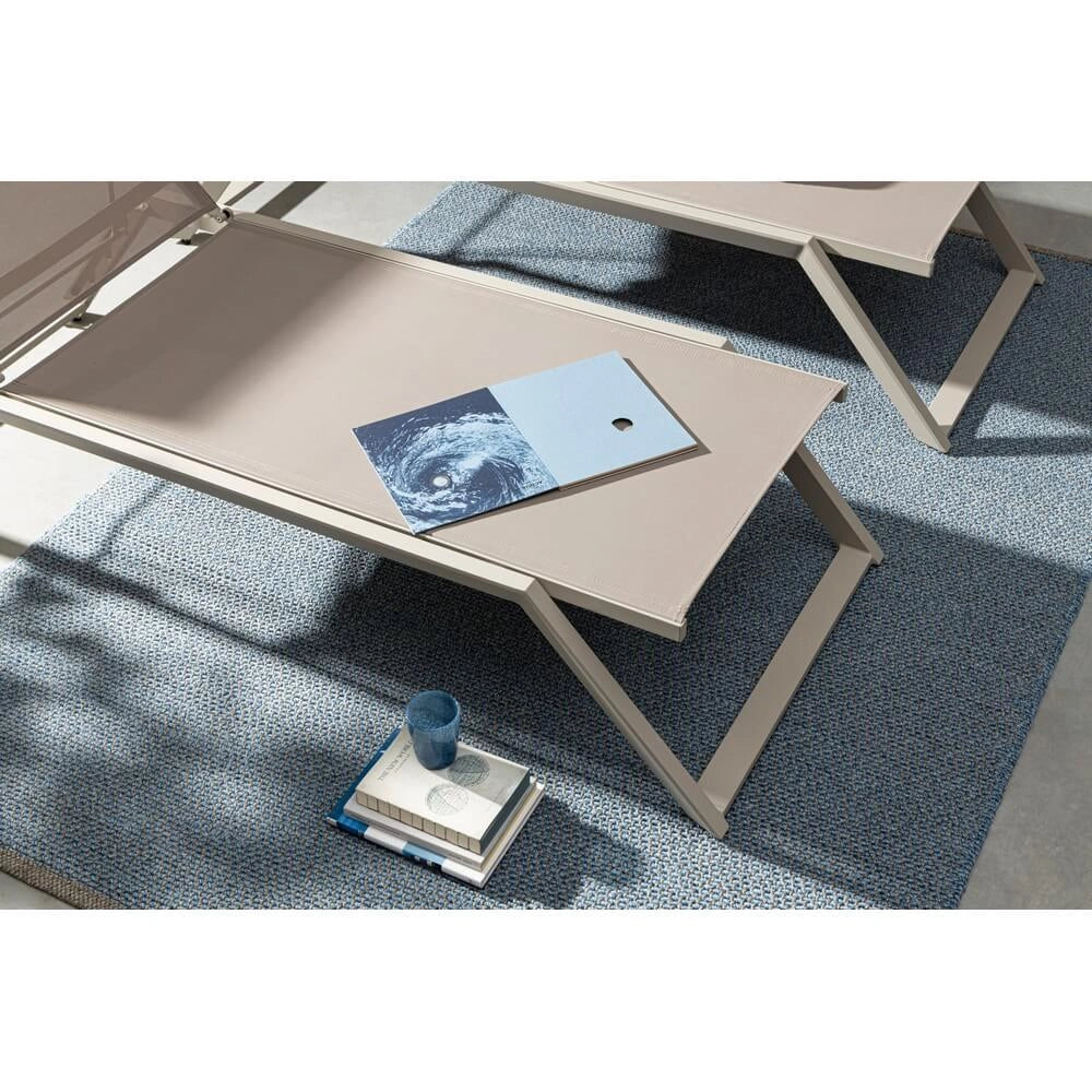 Chaise Longue da Esterno con Poggiatesta in Alluminio e Textilene - SOLIDITY