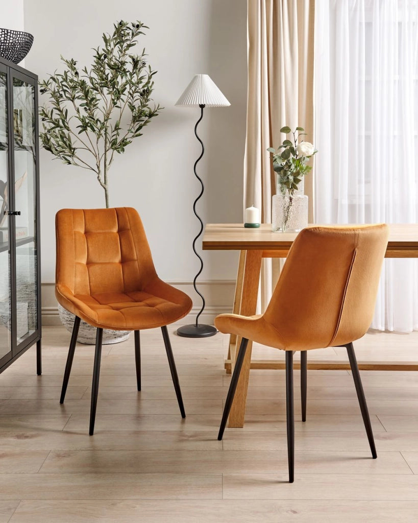 Set di 2 sedie da pranzo in velluto arancione gambe in ferro Nero sedie moderne imbottite