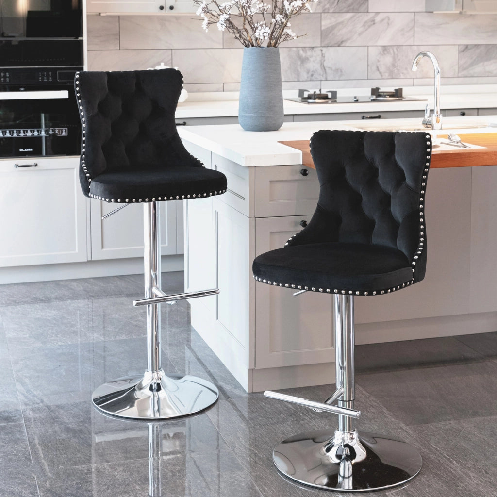 Sgabello da bar girevole in velluto con altezza regolabile, schienale ergonomico e base cromata nera per casa