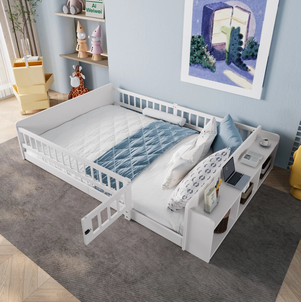 Letto per bambini in pino bianco 140x200 cm con ripiani