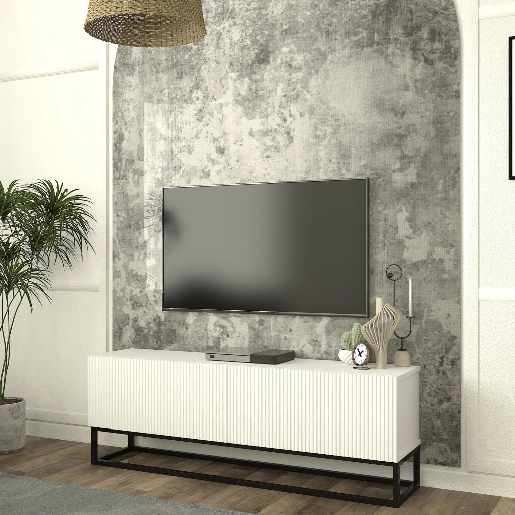 Mobile Porta TV Verpsboga a 2 Ante Decorative e Telaio Lungo in Metallo 135x32x47 cm - Bianco [en.casa]