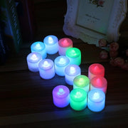 LED Candelabri senza fiamma, alimentati da batterie, con effetto lampeggiante lento in 7 colori, ideali come decorazione per la casa, per tavolo, per Halloween e Natale. Confezione da 24 candele.