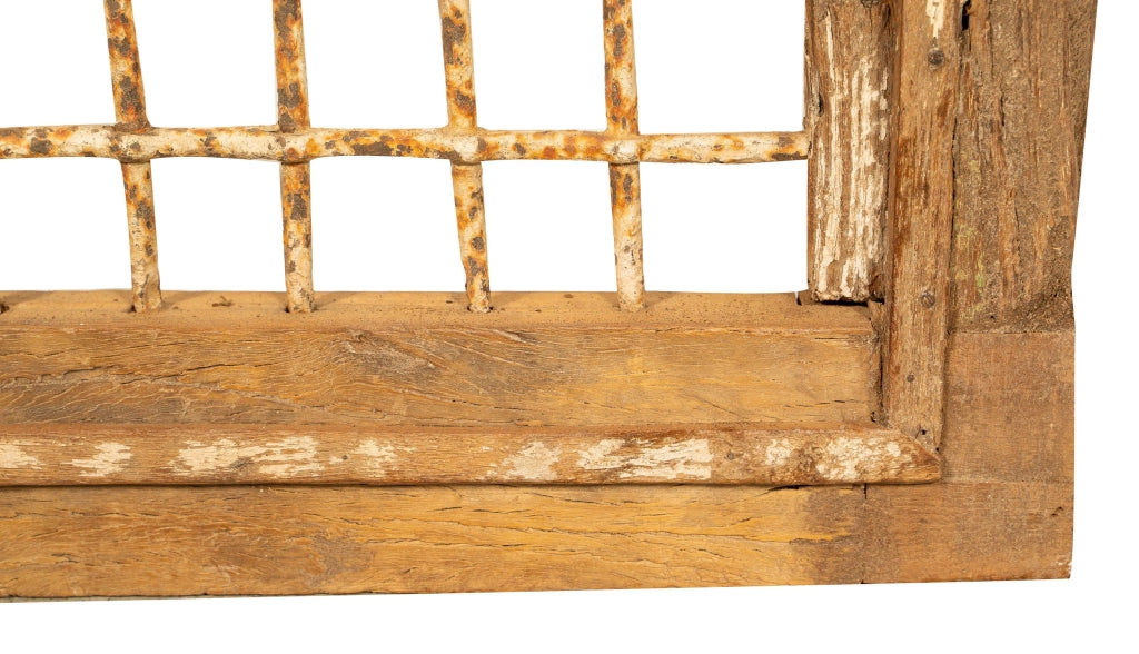 Biscottini Finestra finestrina grata in legno massello e in ferro antica e vecchia medievale con telaio da interno o da esterno