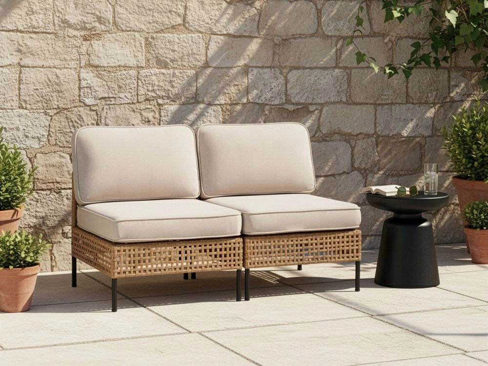 Divano da esterno in rattan PE beige chiaro a 2 posti con struttura in metallo cuscini per seduta e schienale stile moderno giardino patio
