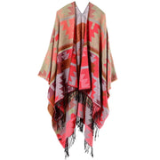 Mantella extra lunga e spessa in cashmere con spacco e motivo geometrico a rombi indiano.