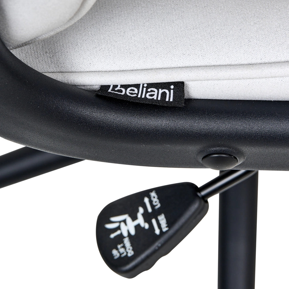 Sedia da ufficio in tessuto bianco sporco girevole e regolabile con braccioli stile moderno
