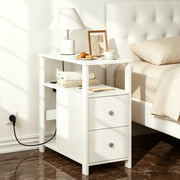 Tavolino laterale bianco con presa; 2 cassetti e ripiani; 60 x 60 x 30 cm