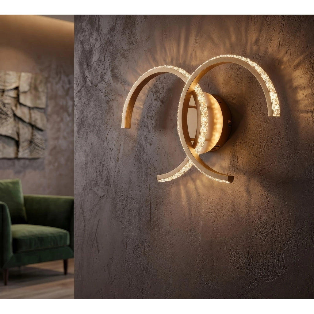Lampada a parete Glam con doppia curva luminosa in oro