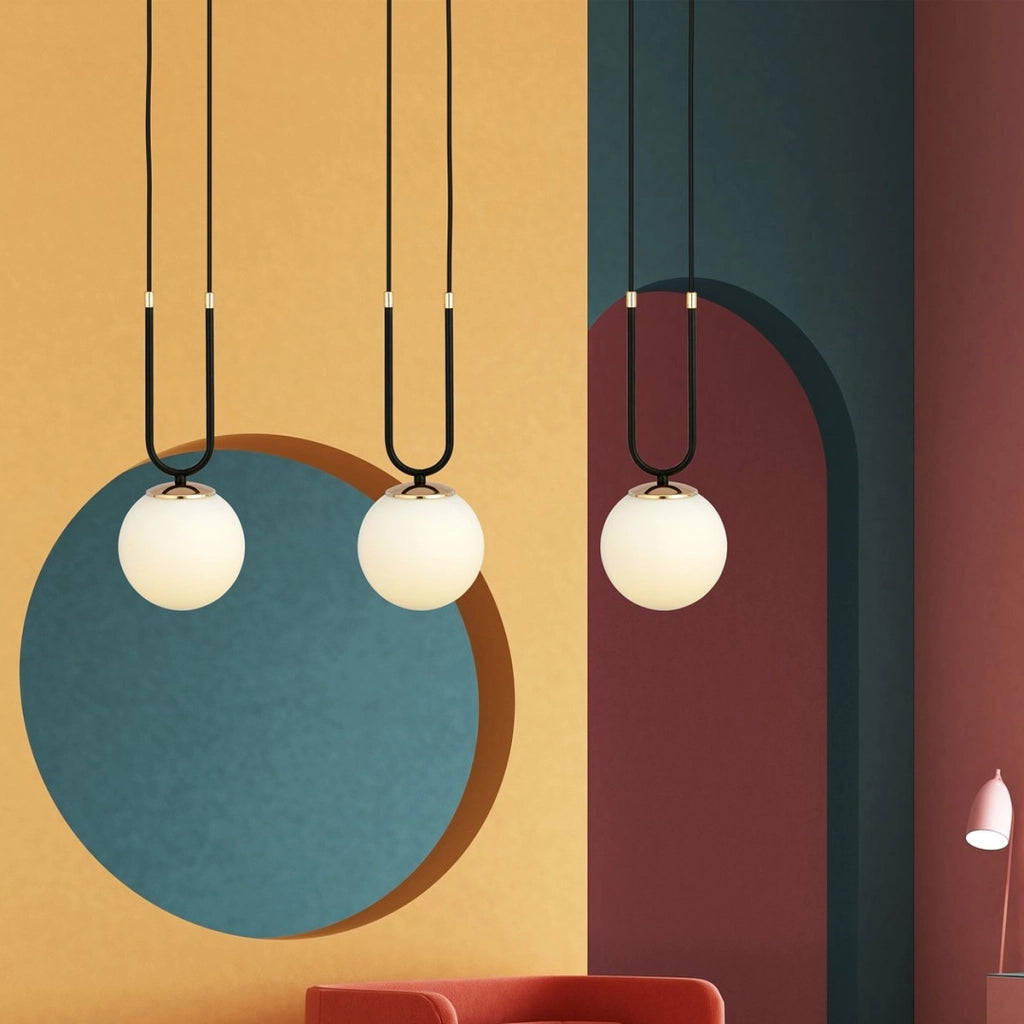 Lampada a sospensione GLAM in acciaio nero e vetro opalino