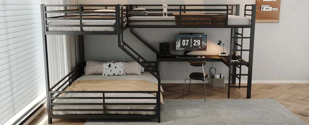 Letto a castello triplo in metallo nero con scrivania e prese USB