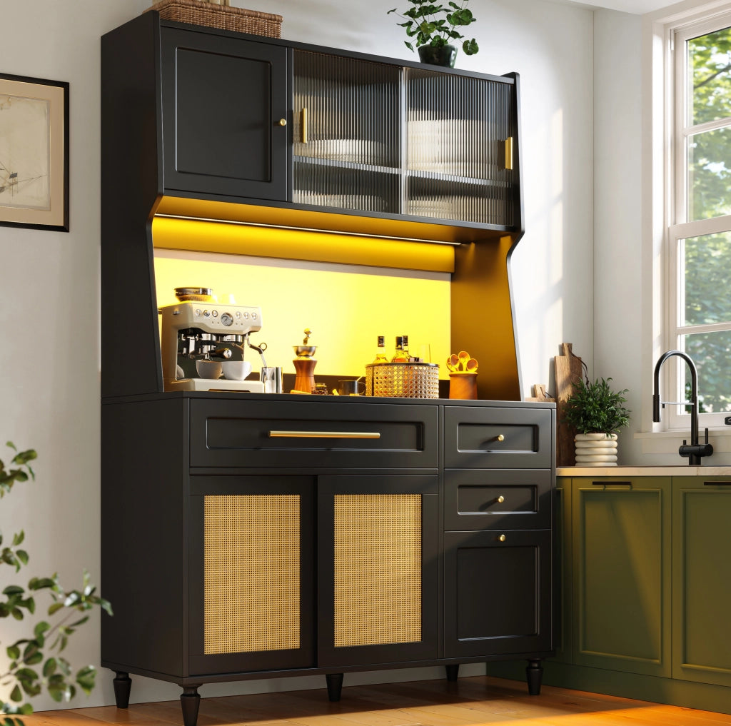 Credenza alta 120x45x195.5 cm con LED; 3 cassetti e ripiani regolabili in MDF e pannello truciolare nero