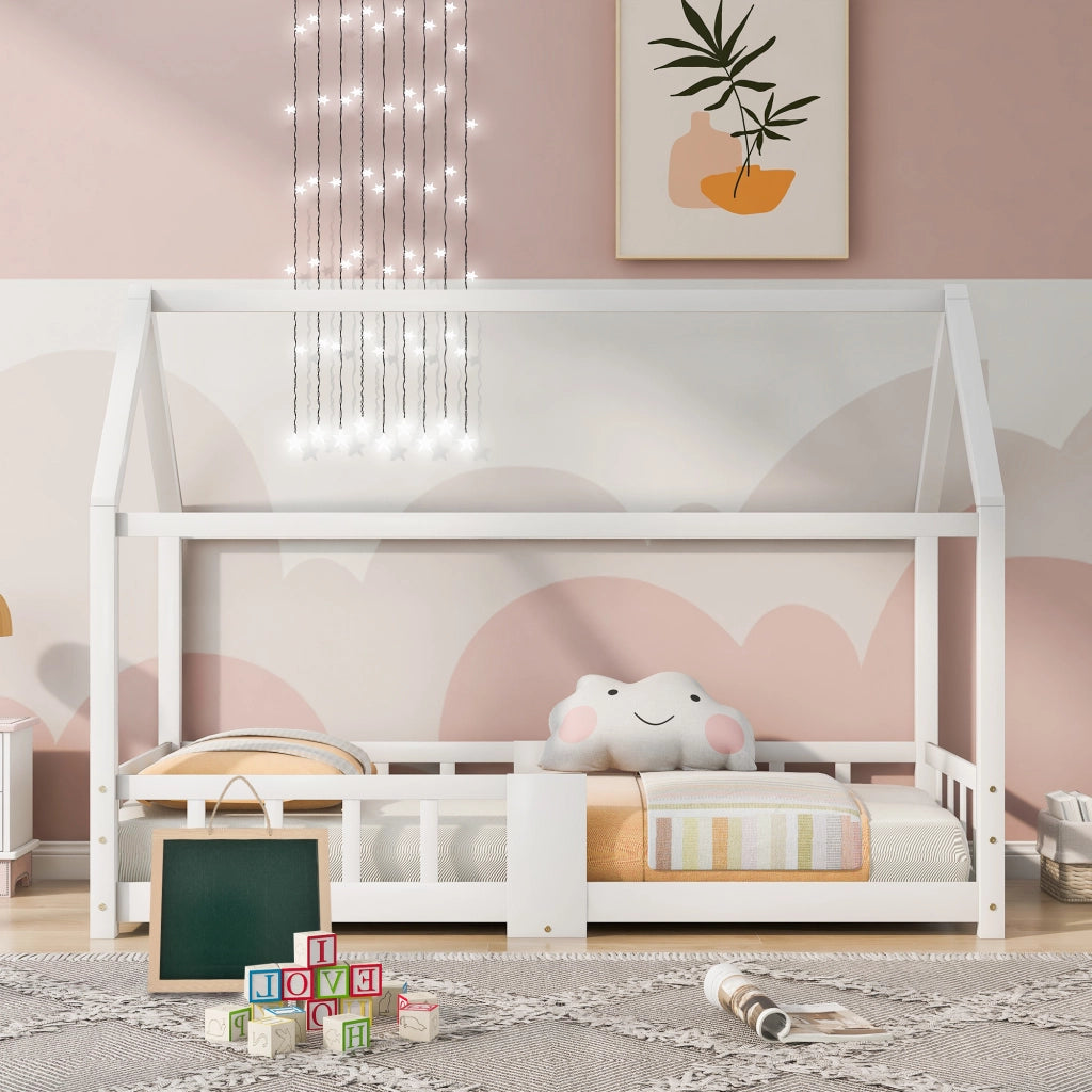 Letto a casetta per bambini 90x200 cm - Zephmum - In legno di pino bianco con tavola e rete a doghe