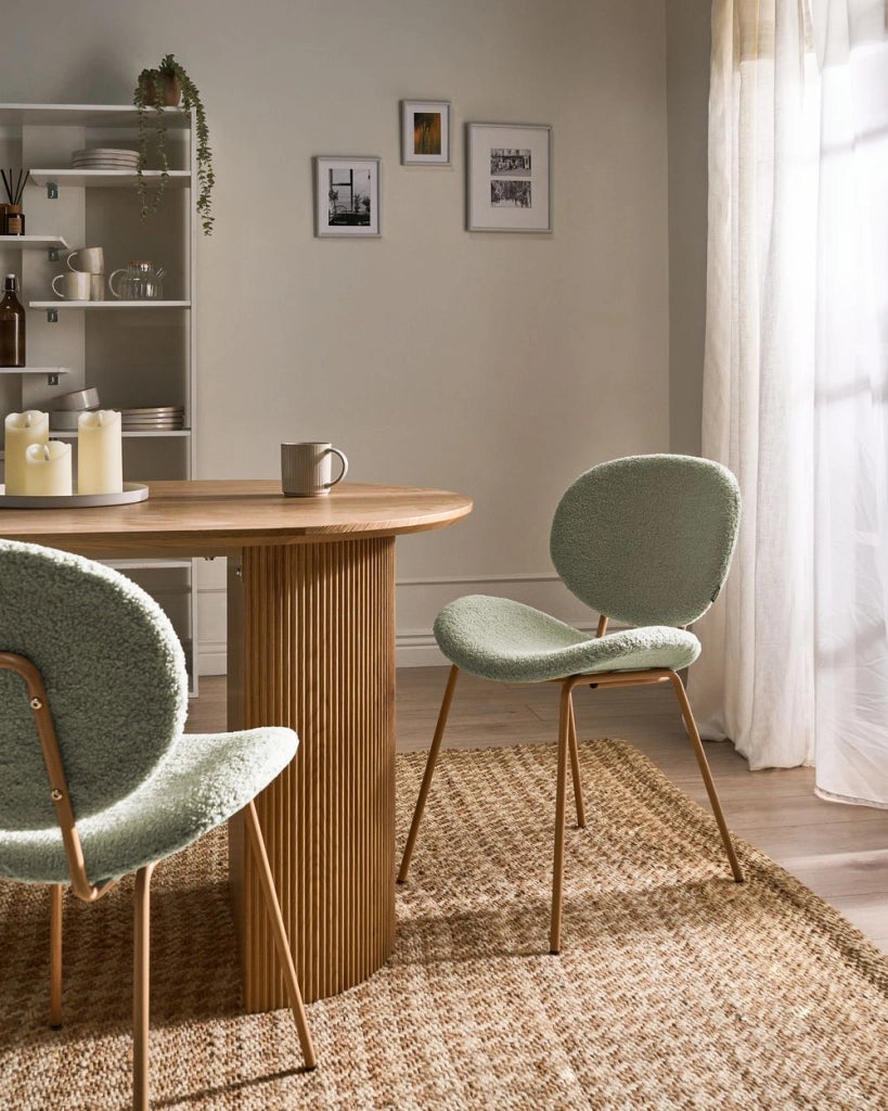 Set di 2 sedie Boucle con gambe effetto legno senza braccioli e tappi per gambe design retrò sedute da sala da pranzo verde chiaro