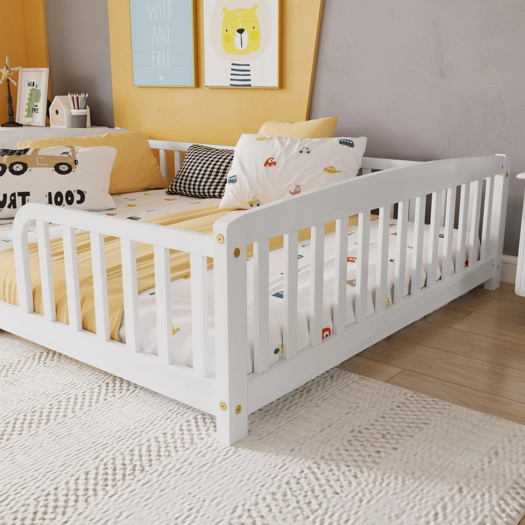 Letto per bambini basso 140 × 200 cm con apertura centrale e barriere di sicurezza, senza materasso, in legno di pino bianco