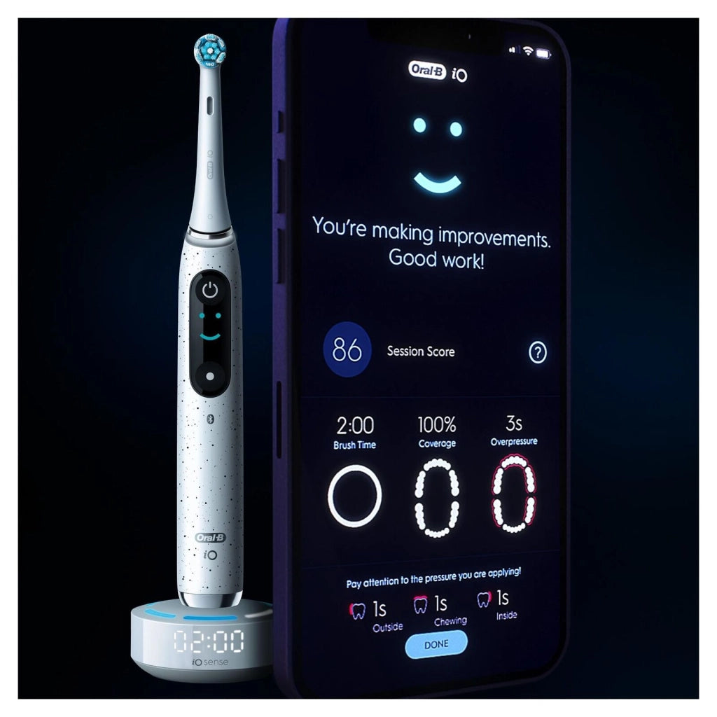 Oral-B 4210201435457 iO Series 10 Spazzolino elettrico con tecnologia iO 7 modalita' display OLED ricarica rapida custodia da viaggio inclusa colore Bianco