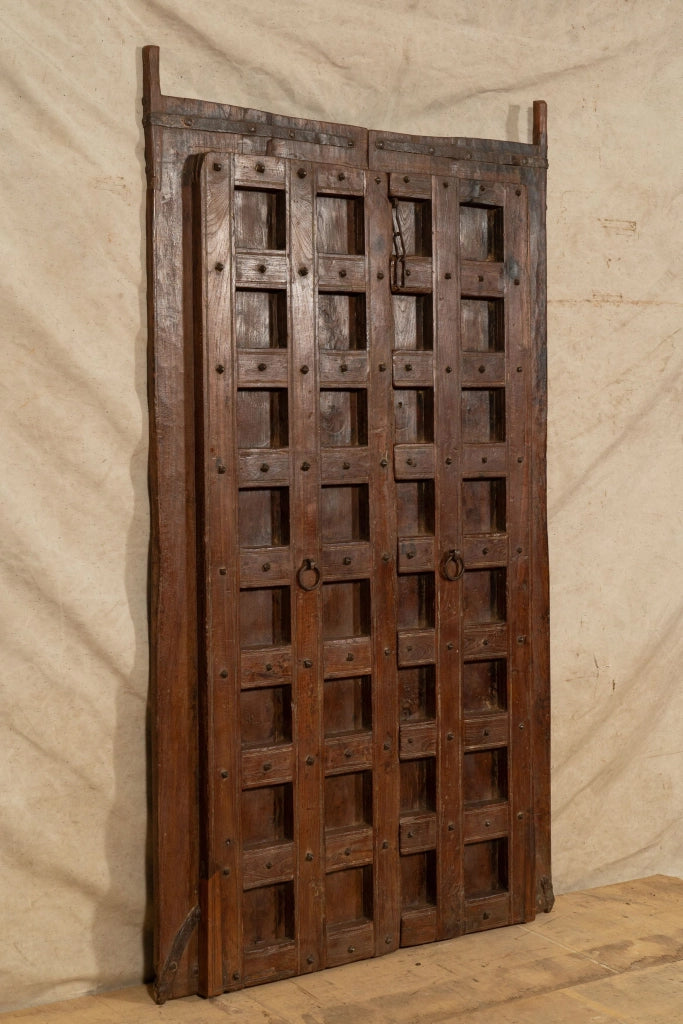 Biscottini Porta portone in legno massello e ferro da interno o da esterno vecchia e antica medievale scorrevole
