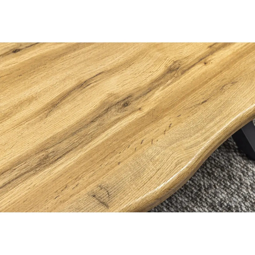 Tavolino basso RIVET effetto legno naturale e gambe in metallo nero a X - tavolo dal design industriale robusto