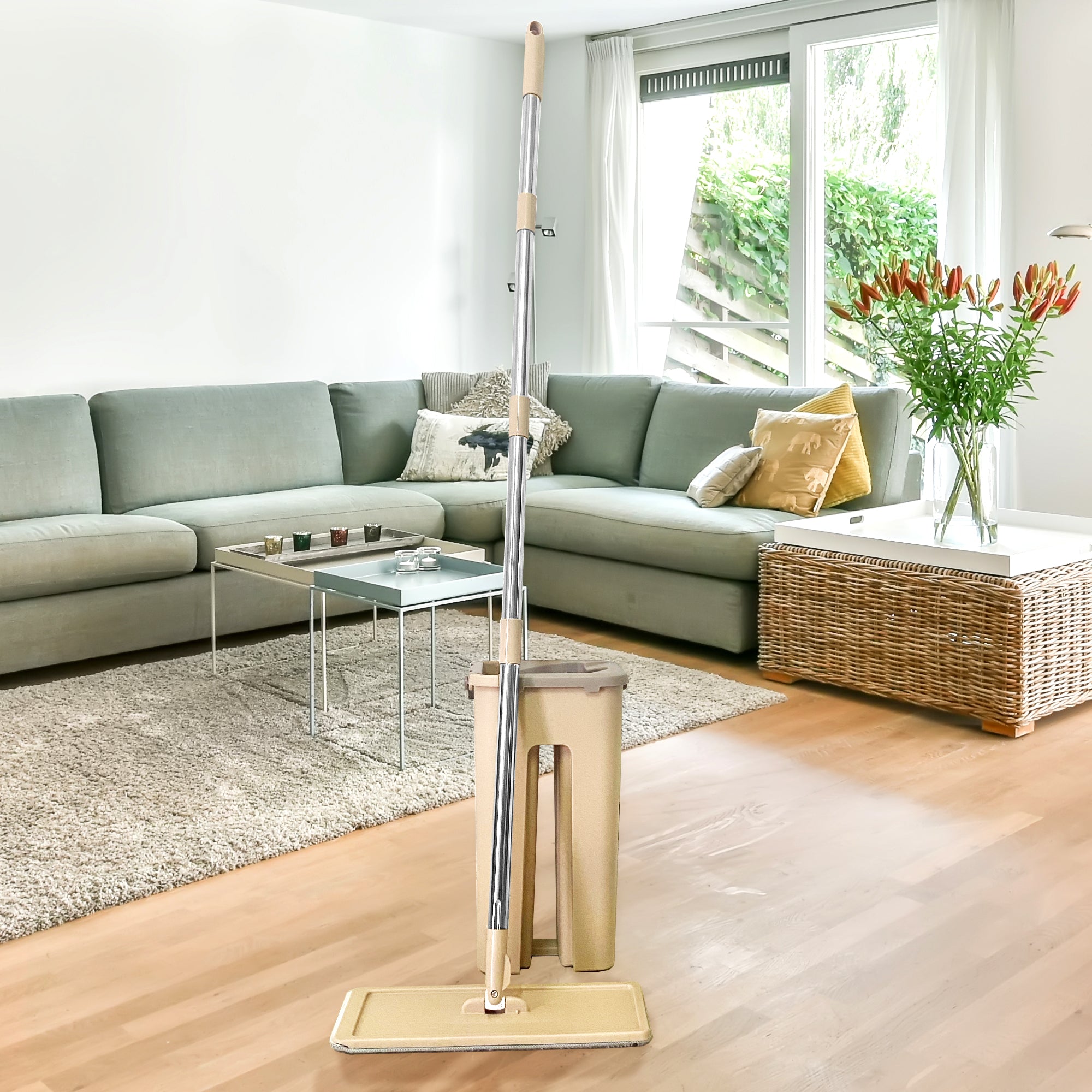 Mocio extra piatto con secchio strizzatore 4 Mop riutilizzabili in microfibra beige