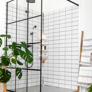 Mensola telescopica da bagno 213-273 cm – 4 ripiani regolabili con ganci – Senza forature – Acciaio inox