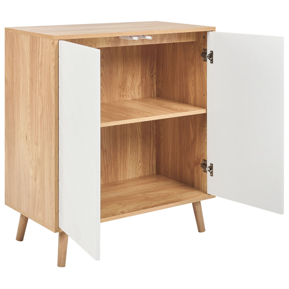 Credenza bianca e chiara in MDF impiallacciato in particelle di legno a 2 ante con ripiani Soluzione di archiviazione scandinava per la camera da letto