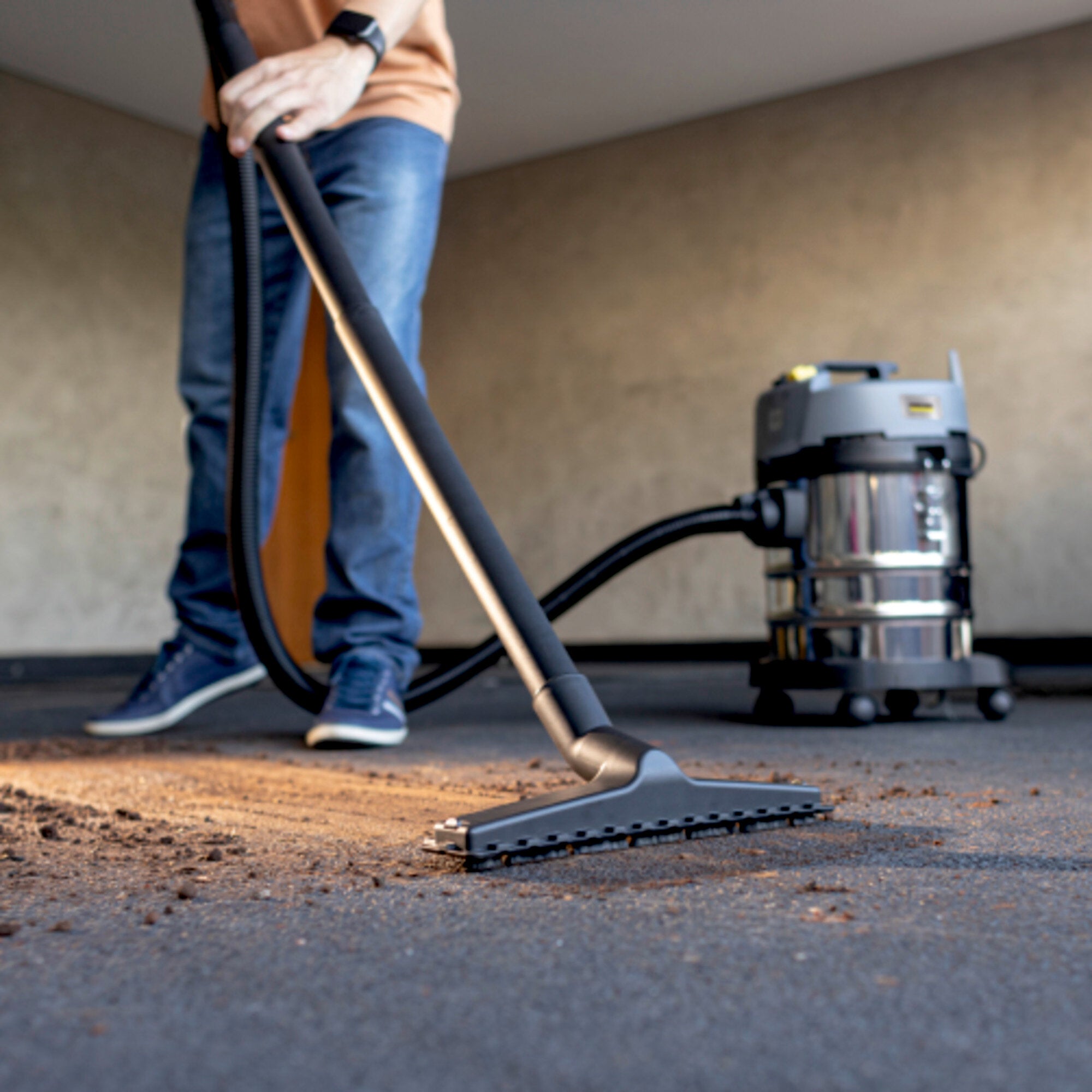 KARCHER Lavatappeti e lavamoquette professionale Puzzi 4/30 Classic - Max. prestazioni di area: 10  16 m²/h - Portata aria: 31 l/s - Aspirazione: 170 mbar